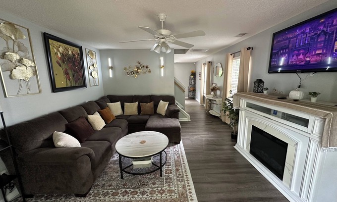 Huntcliff House | Cola Cozy Homes near Ft Jackson