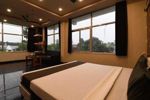 Madanpur Hotel | Collection O AIIMS Kolkata Tanishq Inn