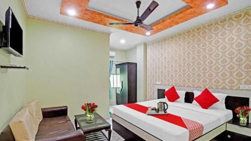 Barasat Hotel | Collection O Pink House