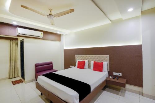 Mira Road East Hotel | Collection O Sapna