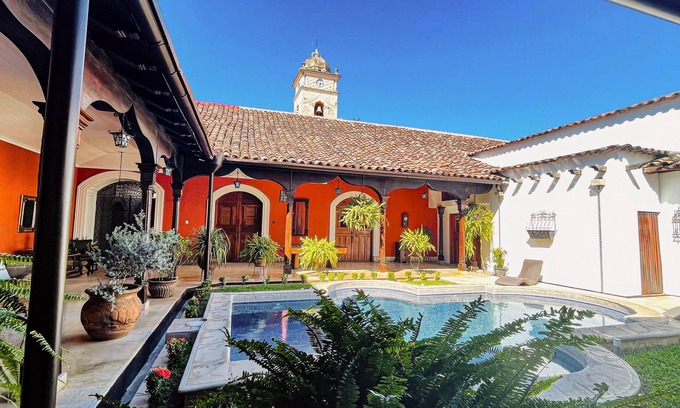 Granada House | 'Colonial House'