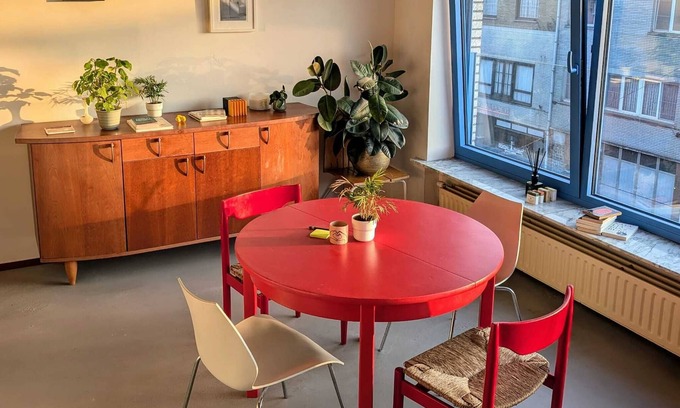 Heilig Kerst Apartment | Colorful Flat @ trendy old docks. nPerfect for couples. Expandable to 3 bedrooms