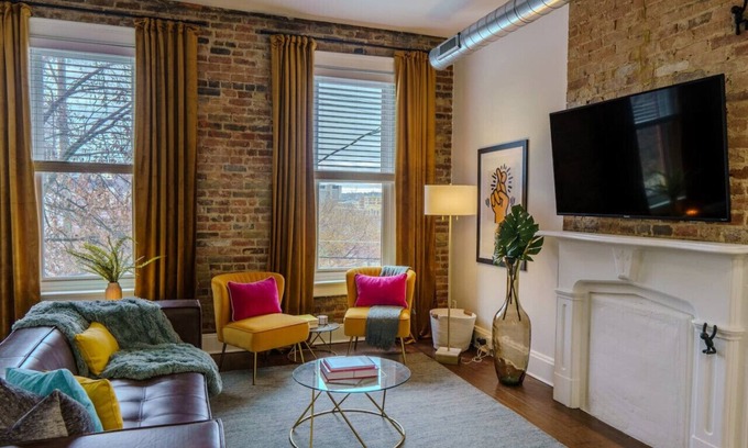 Mount Auburn Apartment | Colorful Oasis | Mulberry