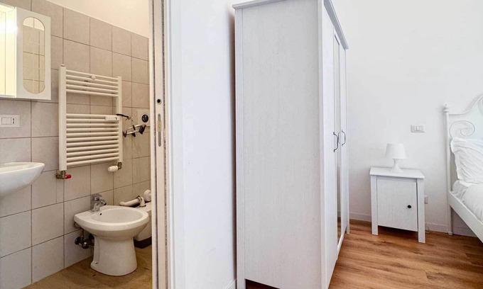 Garbatella Apartment | Colosseum is only 5 minutes away by metro while the Vatican can be reached in 15 minutes