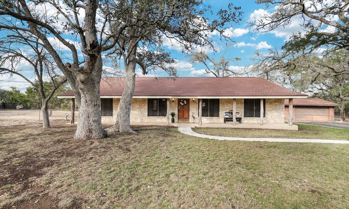 Bulverde House | Comal Cabin - A Birdy Vacation Rental