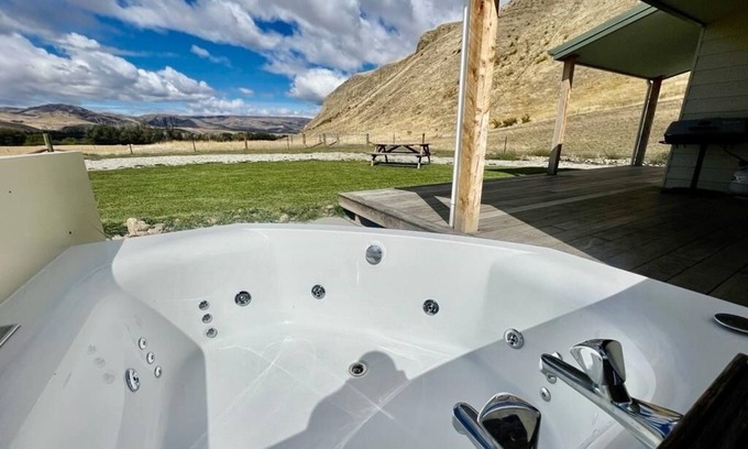 Tarras Cottage | Come and stay at the Enchanted Gold Miners Cottage. A tranquil relaxing breaknnn