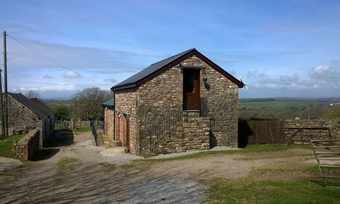 Crynant Cottage | Come and stay in The Old Mill Cottage at Little Walterstone Farm, Gower