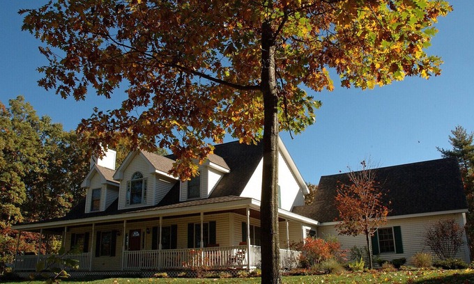 Northfield House | Come enjoy our home on a 150 horse ranch in Southern NH