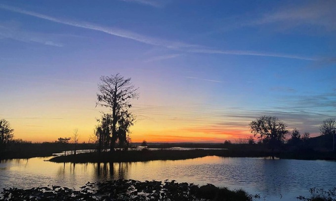 Hawthorne House | Come enjoy this cozy Jeep-themed get away in Cross Creek, FL.