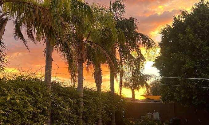 San Tan Valley House | Come From Away Vacay in our 3 Bd + den + spa + heated pool in Johnson Ranch