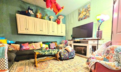 Midwest City House | Come visit the Happy House!