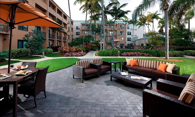 Miami Lakes Resort | Comfort and Relaxation! with Outdoor Pool, Close to Spanish Lake Park