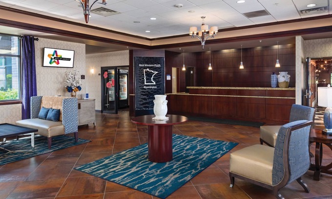 South Loop House | Comfort & Convenience near The Mall of America: Pool & Free Airport Shuttle