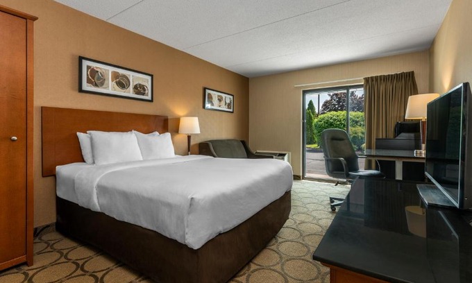 Orillia Hotel | Comfort Inn