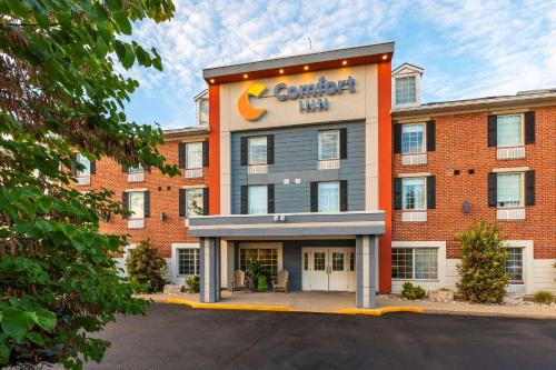 Point Edward Hotel | Comfort Inn