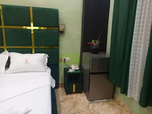 Yaounde Hotel | Comfort INN Hotel & Suits