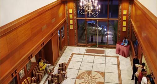 Navrangpura Hotel | Comfort Inn President Near Ahmedabad Junction Station