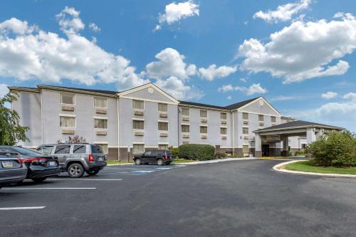 Butler Hotel | Comfort Inn & Suites Butler