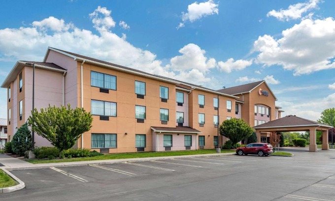 Farmington Hotel | Comfort Inn & Suites Farmington - Victor