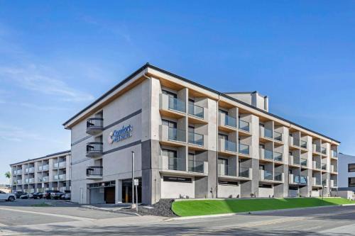 Lake Forest Hotel | Comfort Inn & Suites Irvine Spectrum