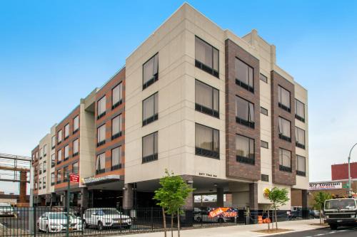 Mott Haven Hotel | Comfort Inn & Suites near Stadium