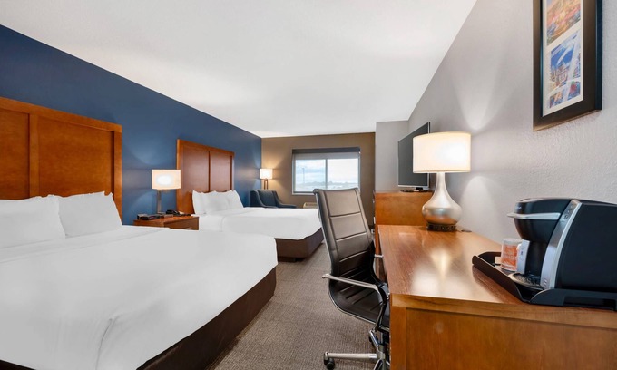 Greenfield Hotel | Comfort Inn & Suites North Greenfield