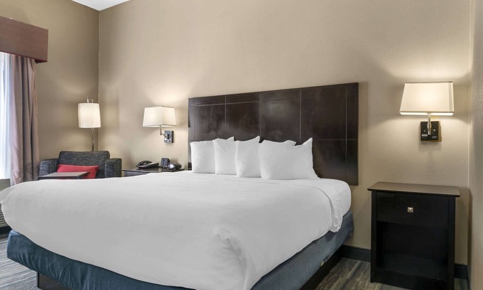 Bedford Hotel | Comfort Inn & Suites