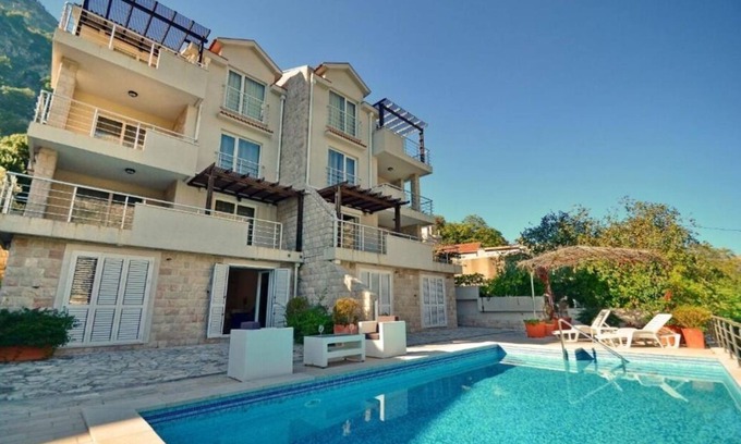 Muo Apartment | Comfort One-Bedroom Apartment with Balcony
