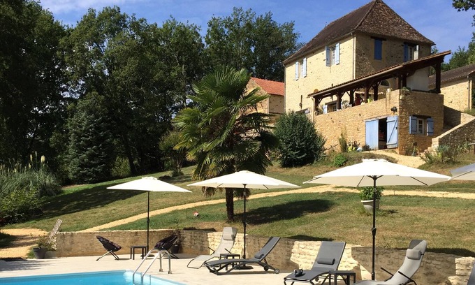 Le Buisson-de-Cadouin Cottage | Comfortable cottage in beautiful estate with swimming pool