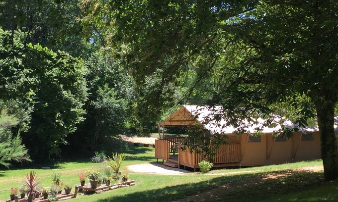 Le Buisson-de-Cadouin Cottage | Comfortable cottage in beautiful estate with swimming pool (T5p2)