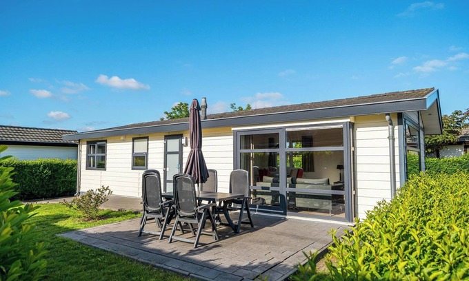 Egmond aan den Hoef House | Comfortable 4-person holiday home near the beach