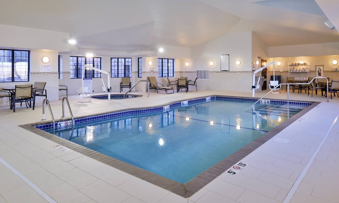 Rochester Condo | Comfortable 1 Bedroom Suite Close to Mayo Clinic! Free Breakfast