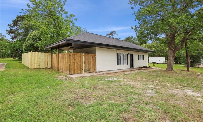 Bridge City House | Comfortable 2-Bedroom Rental in Bridge City