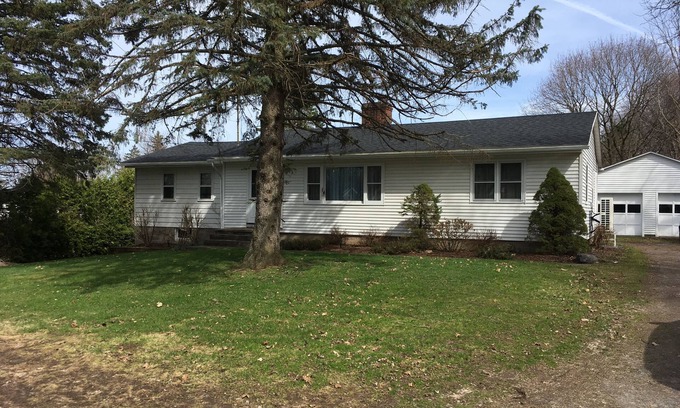 Clifton Springs House | Comfortable 3 Bedroom Ranch. In the Fingerlakes region.