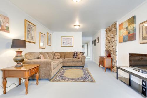 Jackson Apartment | Comfortable Alabama Apartment Pets Welcome!