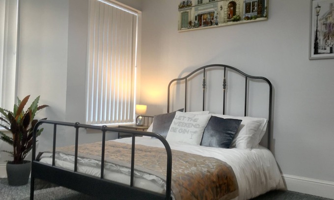 Cathays House | Comfortable and Convenient Home away from Home