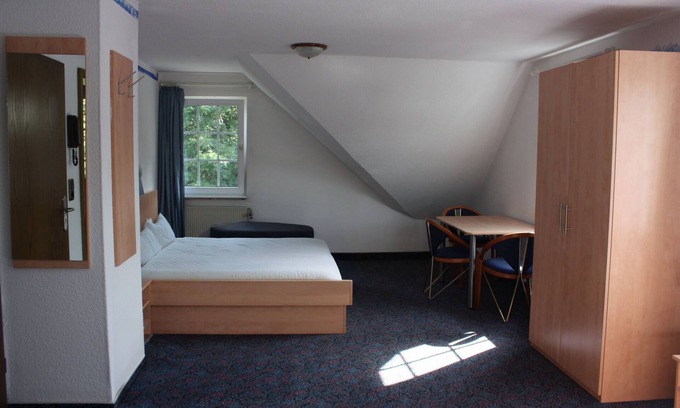 Zueschen Apartment | Comfortable and versatile room-perfect for relaxation, work and exchange