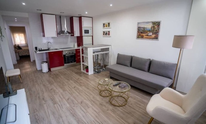 Barajas Apartment | Comfortable apartment near Airport by beBalmy