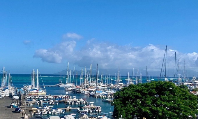Tahiti Apartment | Comfortable apartment front of the multi activities MARINA & MOOREA View