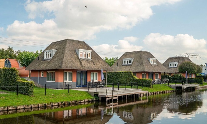 Midlaren Cottage | Comfortable bungalow for 6 persons