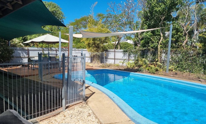 Tiwi House | Comfortable,clean,pet Friendly,great Entertainment Area,fantastic Pool