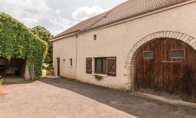 Confracourt Cottage | Comfortable Cottage in Confracourt, Saône Valley