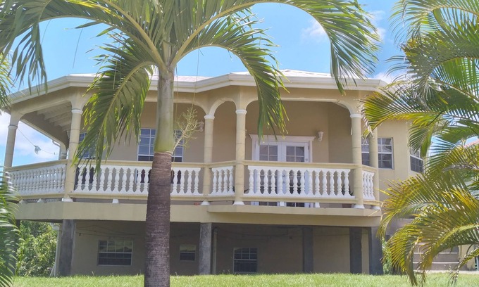 Vieux Fort Quarter House | Comfortable Do it Yourself Free Style Island Home