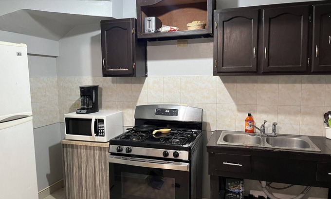 Escobedo House | Comfortable entire house 2-BD in the Industrial city ofApodaca with AC,WiFi