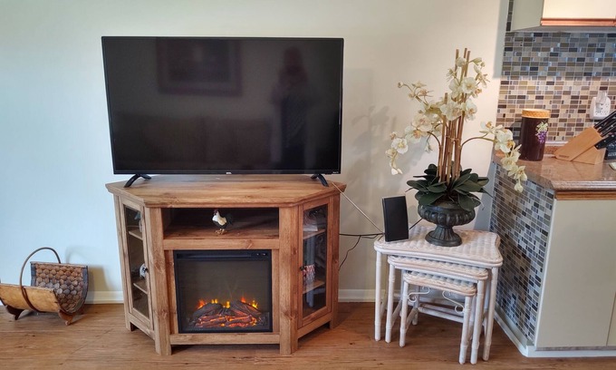 Port Charlotte House | COMFORTABLE FAMILY STYLE/LARGE PROPERTY/PET FRIENDLY VACATION HOME!