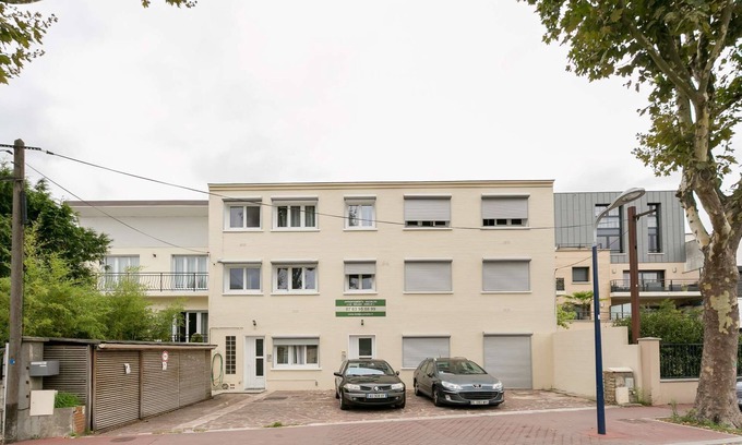 Clamart Apartment | Comfortable flat 45 sqm in the City-center - 90, av. Gal de Gaulle