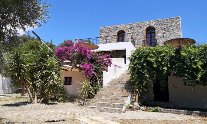 Triopetra House | Comfortable holiday house, spacious outdoor areas, wifi | Triopetra, Crete