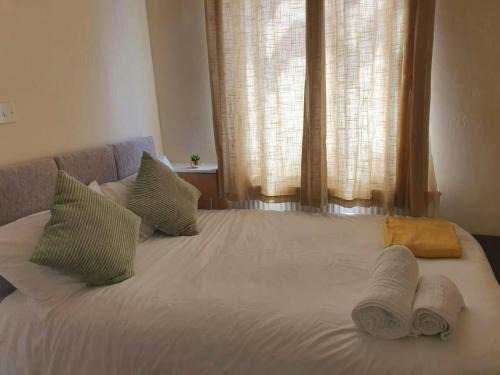 Alsagers Bank House | Comfortable House in Stoke