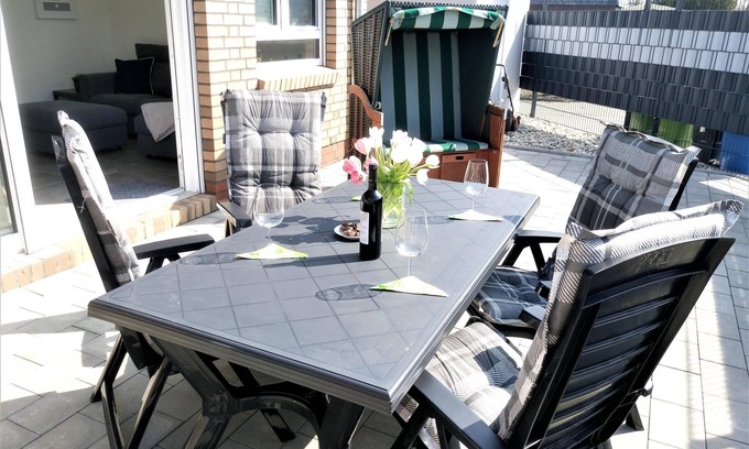 Warwerort House | Comfortable new-build vacation home directly on the North Sea (only 150 m) free of visitor's tax