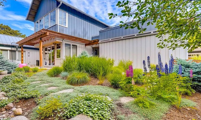 Louisville Apartment | Comfortable, private studio three blocks to downtown